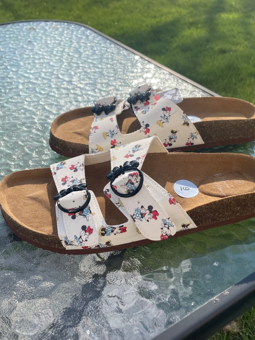 Minnie Mouse Ladies Sandals Size 9 NWT